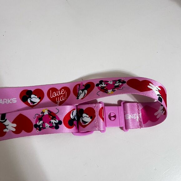 Disney Valentine's Day 2025 Mickey & Minnie Pink Heart Light Up Popcorn Bucket - Picture 13 of 16